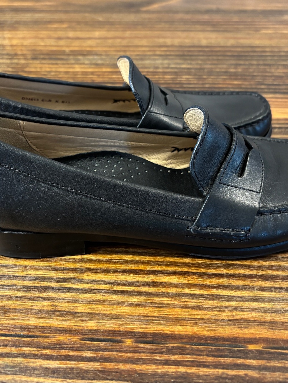 Cole Haan Women’s Black Leather Penny Loafers Size 6.5 B Classic Slip-On Comfort - Picture 8 of 10
